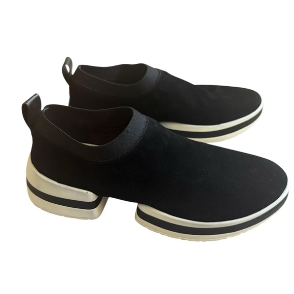 Stuart Weitzman Black and White Slip-On Sneakers. Beautiful shoes new conditions - Picture 1 of 13